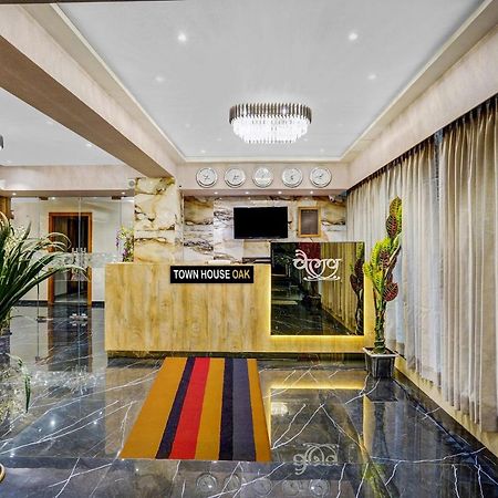 Townhouse Oak Hotel Vaibhav Surat Dış mekan fotoğraf