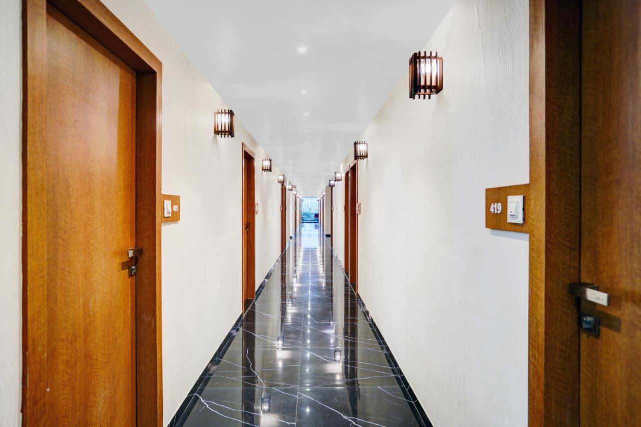 Townhouse Oak Hotel Vaibhav Surat Dış mekan fotoğraf