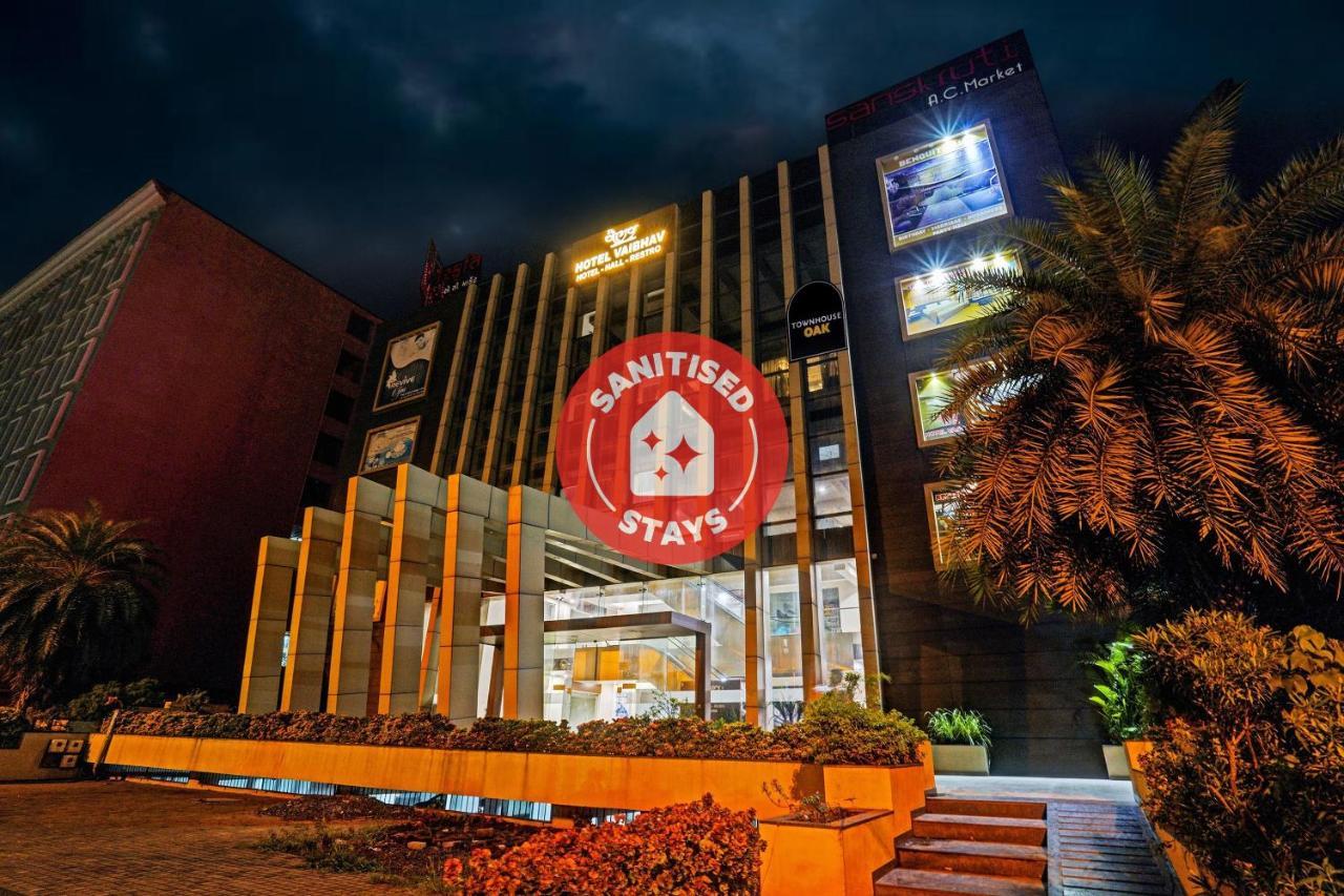 Townhouse Oak Hotel Vaibhav Surat Dış mekan fotoğraf
