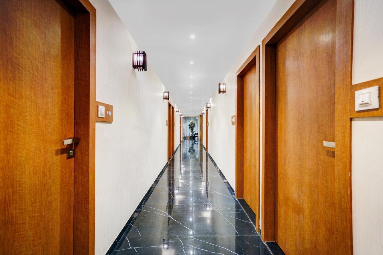 Townhouse Oak Hotel Vaibhav Surat Dış mekan fotoğraf