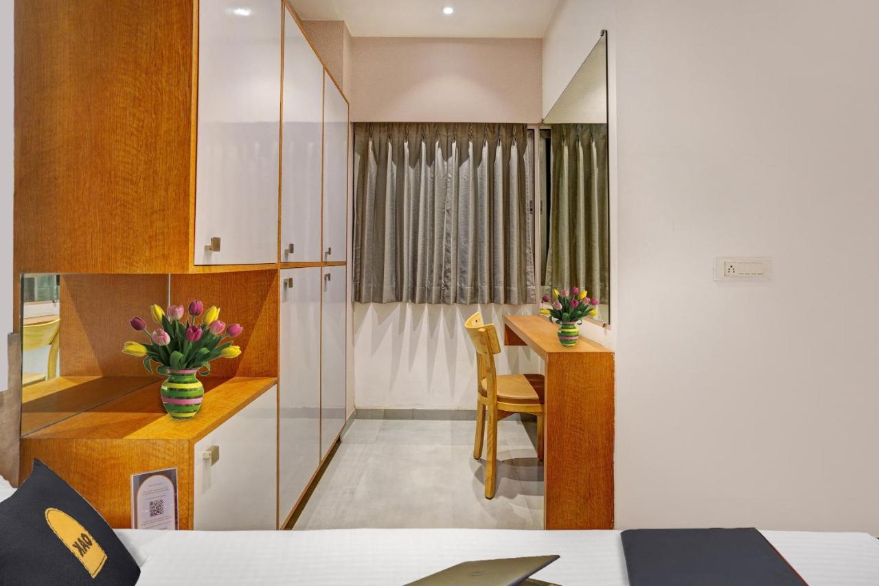 Townhouse Oak Hotel Vaibhav Surat Dış mekan fotoğraf