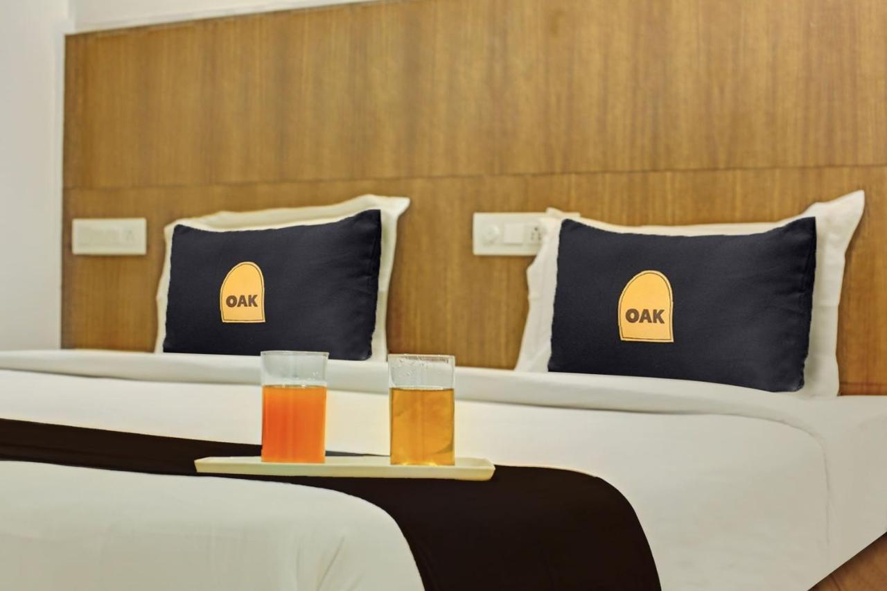 Townhouse Oak Hotel Vaibhav Surat Dış mekan fotoğraf