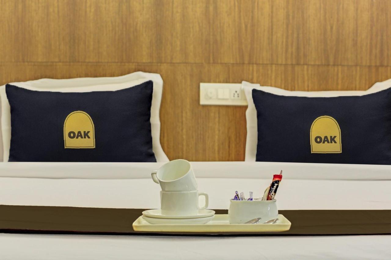 Townhouse Oak Hotel Vaibhav Surat Dış mekan fotoğraf