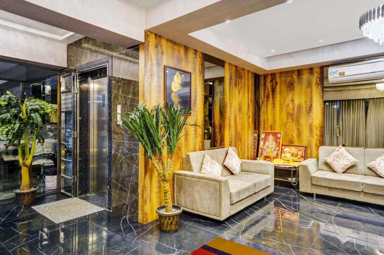 Townhouse Oak Hotel Vaibhav Surat Dış mekan fotoğraf