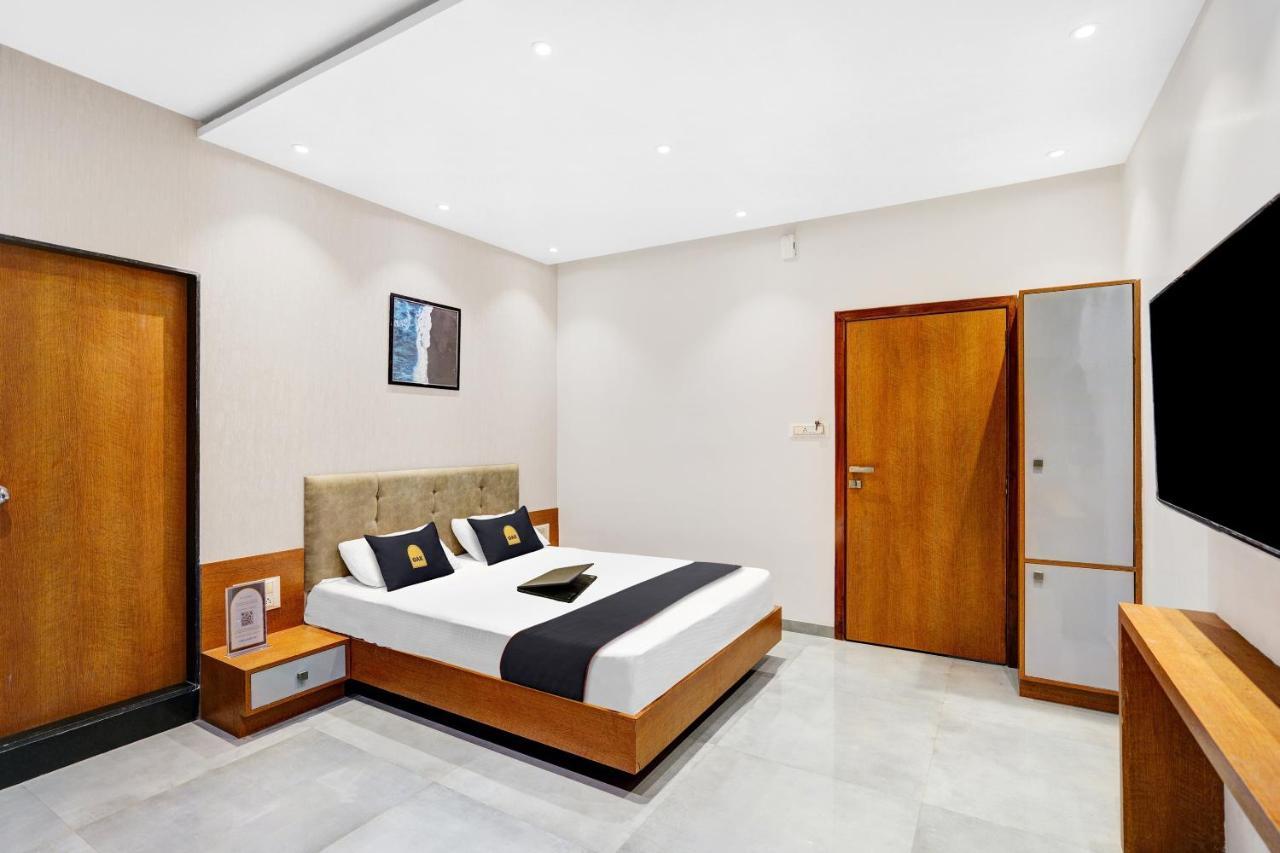 Townhouse Oak Hotel Vaibhav Surat Dış mekan fotoğraf