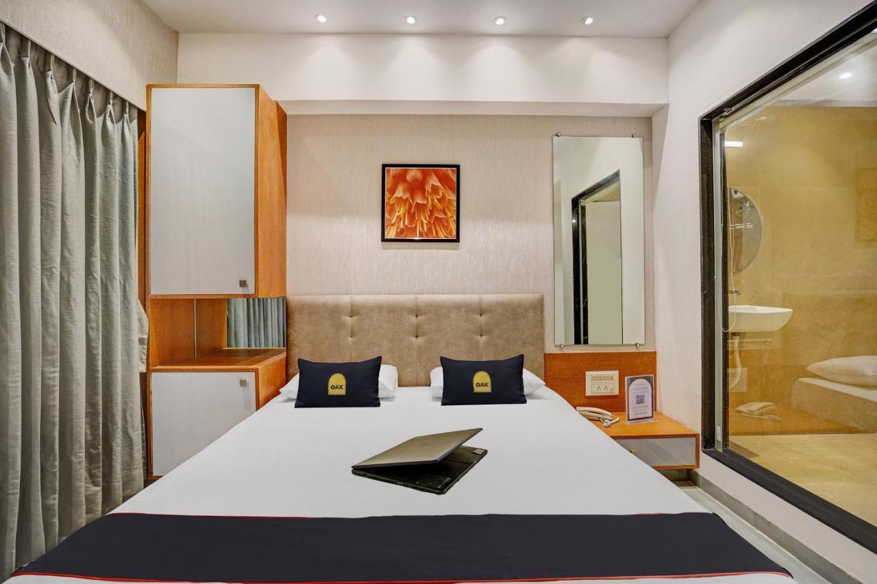 Townhouse Oak Hotel Vaibhav Surat Dış mekan fotoğraf